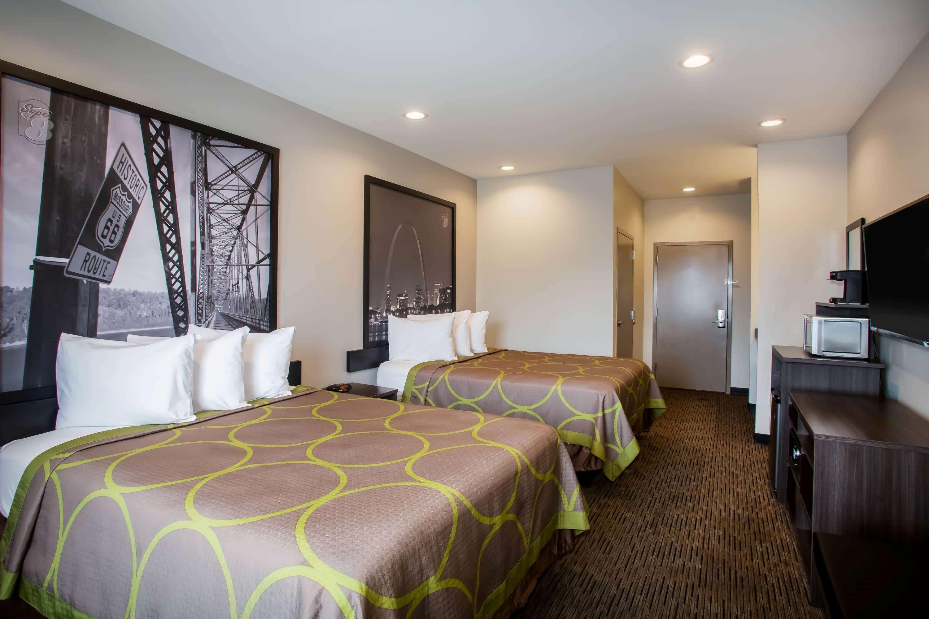 Super 8 By Wyndham St. Louis North Hotel Ngoại thất bức ảnh