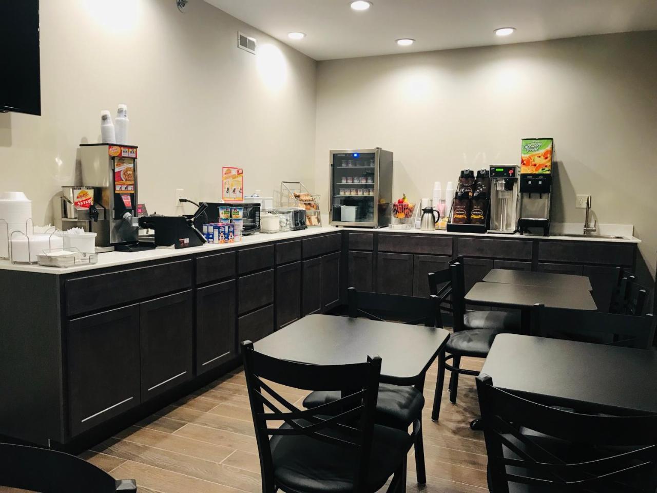 Super 8 By Wyndham St. Louis North Hotel Ngoại thất bức ảnh
